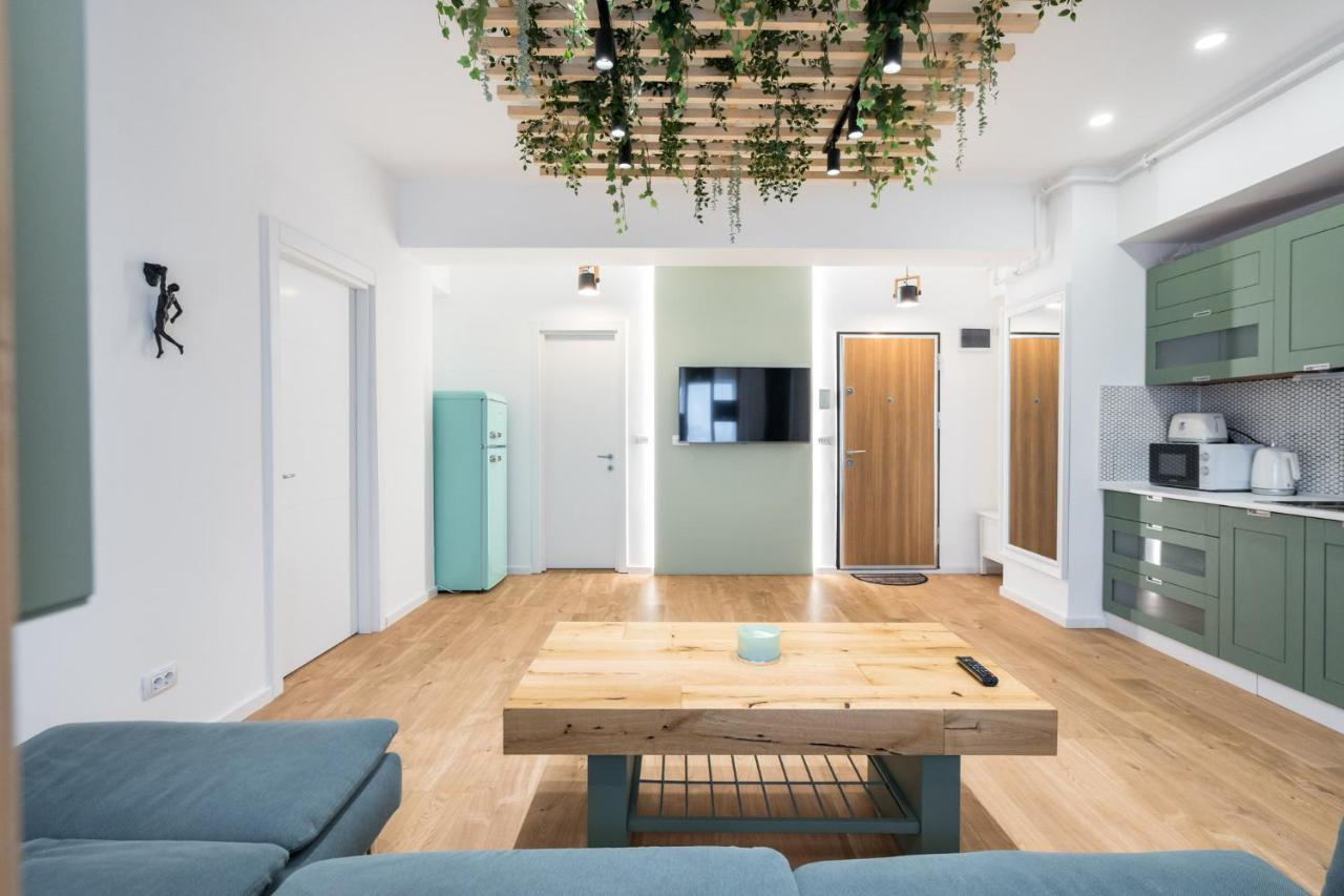 Ferienwohnung Jungle Escape - Luxe 1-Br Haven In Bukarest Exterior foto